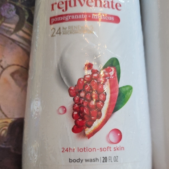 Dove, Rejuvenate& Replenish w/ 2 Bottle Pomegranite & Dragon Fruit,Body Wash - Picture 8 of 10